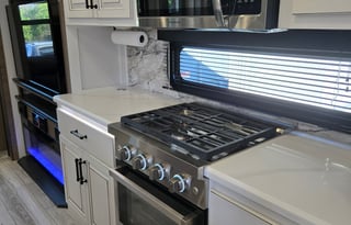 House on wheels 2024 Keystone RV Montana 3781RL