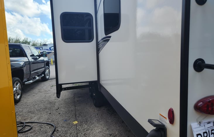 50AMP power input and slide out from back view