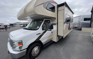 30' Thor 10 Sleeper w Bunks 2 SlideOut Rooms WiFi