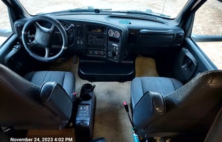 Spacious 35 ft mortorhome dual slides..