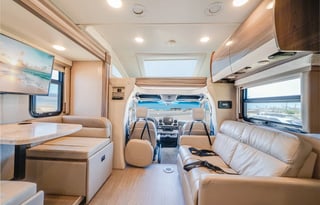 C6 *NEW* 2023 Mercedes Luxury Delano w/StarLink