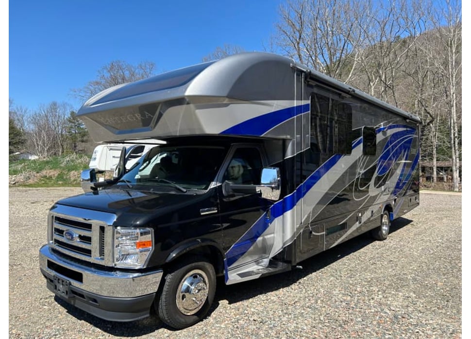 Class C Motor Home rentals in Elkin