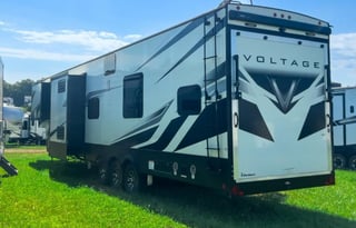 2021 Dutchmen Voltage 4135