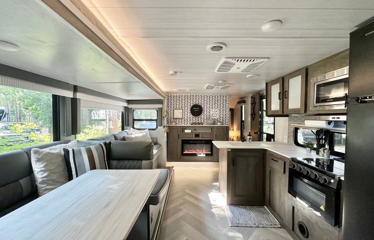 Room to cook and gather. Add in some music to the on-board bluetooth sound system and let the good vibes flow!