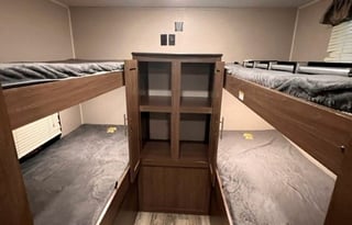 2020 Keystone Hideout 290LHS Sleeps 9