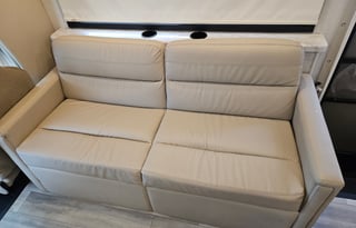 Luxury Class C Like NEW!!!