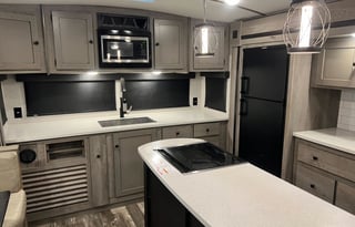 2020 Keystone Outback HAL527