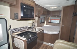 NEW FOR RENT 2018 THOR MAJESTIC