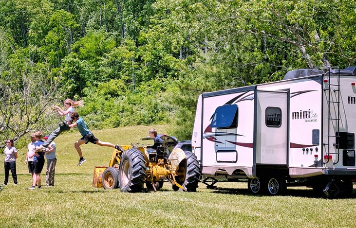 Many of our guests use the RV for family reunions! Crazy kids doing crazy things! That's fun!
