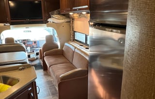 2016 Thor Motor Coach Chateau 31W