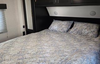 2022 Forest River Cherokee Grey Wolf 22RR w/Patio