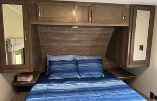 Wanderer-For Couples Who Love to Travel in Comfort