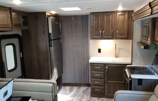 32ft 2023 Conquest Class-C RV - Pet Friendly!