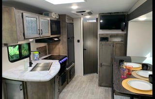 2021 Venture RV Sonic SN220VBH