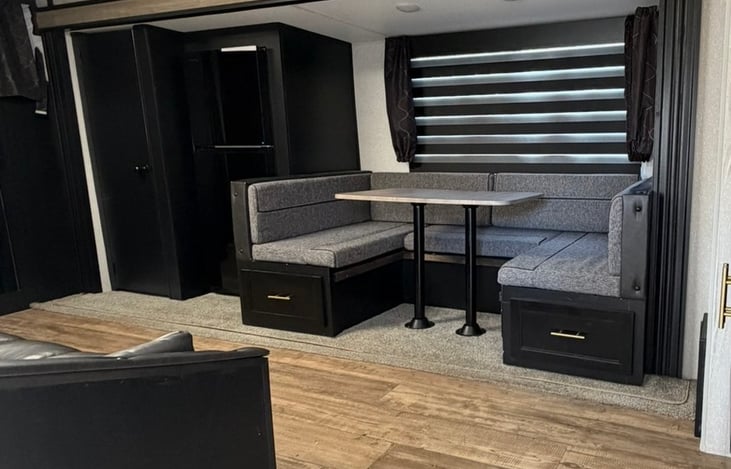 Entry view dinette conversion table