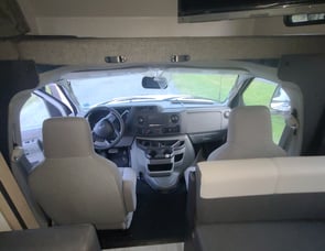 Forest River RV Sunseeker LE 2350LE Ford