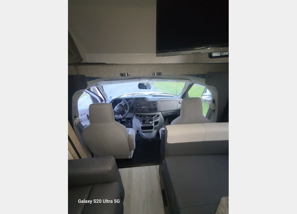 Class C Motor Home rentals in Alfred Station