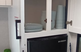 2026 LIGHTWEIGHT - SLEEPS 8 ANY TRUCK CAN PULL!