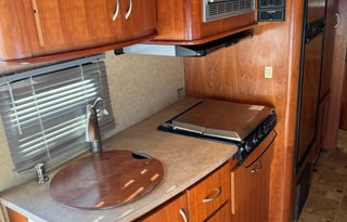 Easy Breezy 2009 Holiday Rambler 24RBF Motorhome