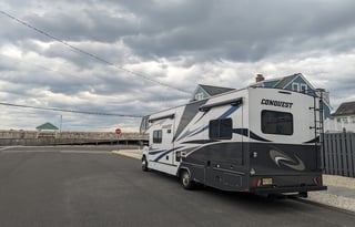 The Cozy Cottage on wheels! Glamping done right!