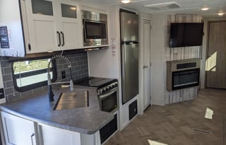 Lu&Ry's 2021 Puma bunkhouse