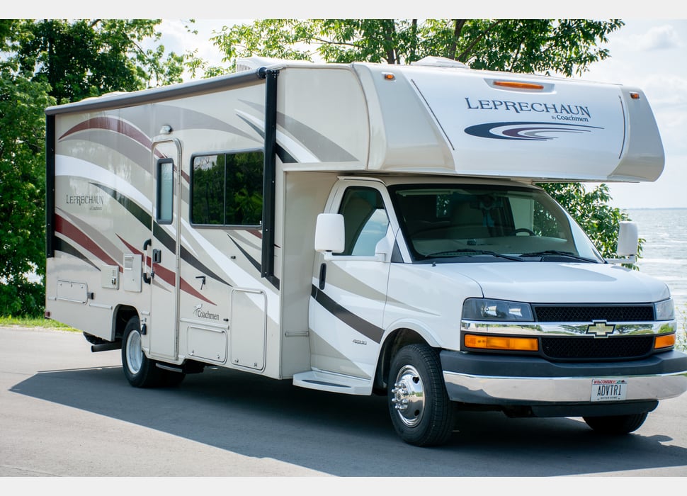 Class C Motor Home rentals in Menomonee Falls