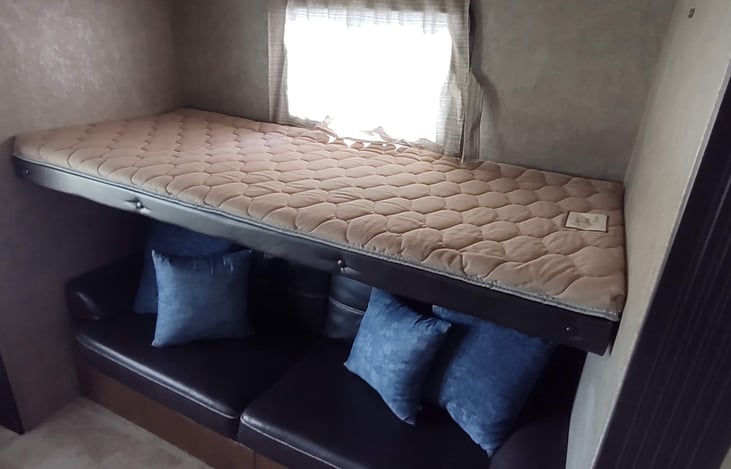 Bunkhouse (bed #2 and #3)