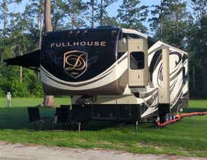 DRV Luxury Suites FullHouse LX455