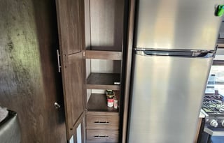 2021 Dutchmen RV Coleman Lantern LT Series 17B