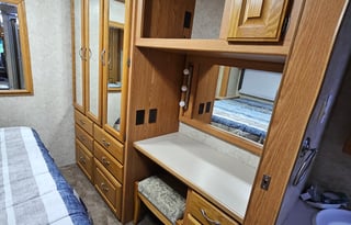 2004 Thor Four Winds Hurricane 32ft.