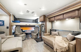 2021 Thor Motor Coach Miramar 35.2"Big Teddy"