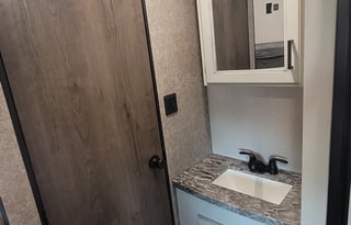 2021 Highland Ridge Trailer Hotel on Wheels!