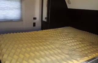 "Not your Cousin Eddies" luxury RV w/ Bunkhouse