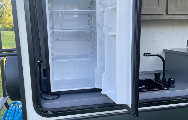 Outdoor refridgerator