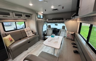 2025 31ft Coachmen 29KB - Sleeps 8