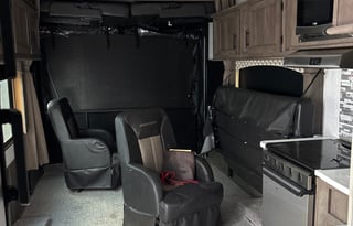 Toy Hauler Spacious with all your amenities