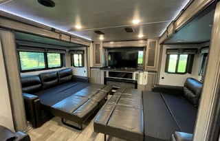 Hannah's Montana - 2021 Keystone RV Montana 3761FL