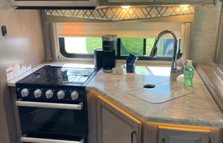 2021 Thor Quantum SL31 Class C