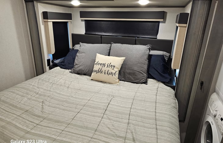 King Size Bed
Memory Foam Mattress