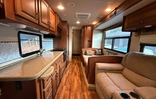Luxury 2015 Jayco RV - Sleep 8 - Family Road Trip!