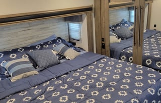 2021 Sabre Mid Bunk 5th wheel