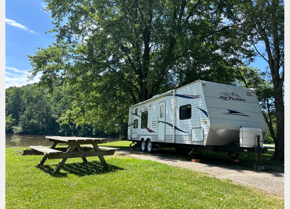Travel Trailer rentals in Nitro