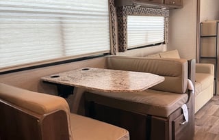 Redhawk Retreat- Pets Allowed!!