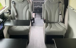 2022 Supreme Sprinter. Fully loaded. Seats 12.