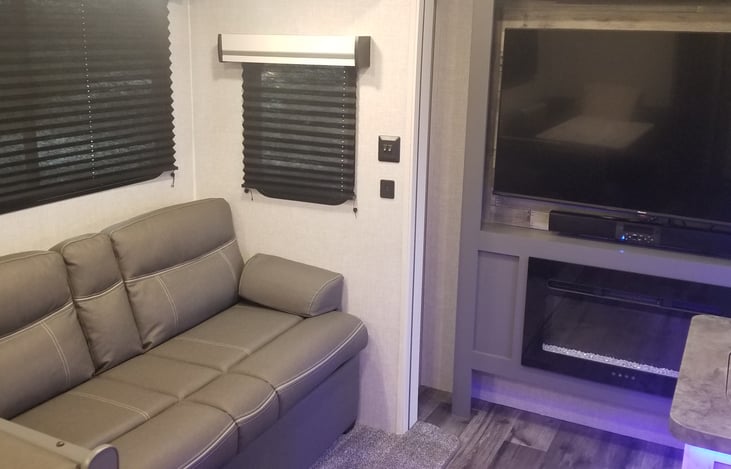 Jack-knife sofa for additional sleeping