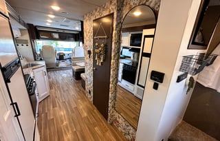 Renovated - WiFi, Pets, Jeep, Off-Grid, 24/7 Help