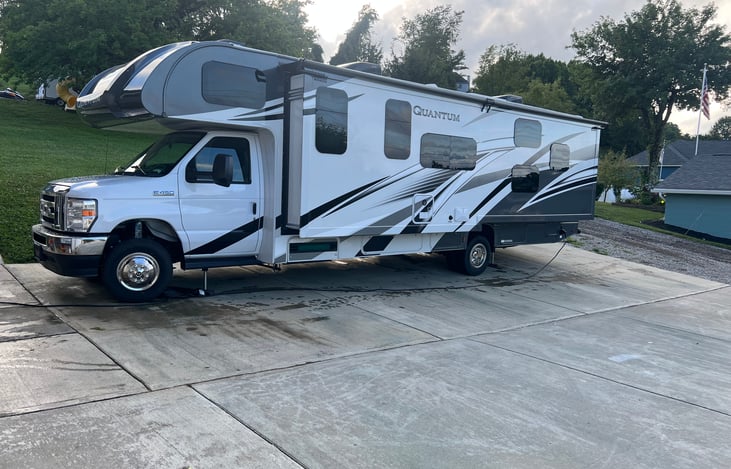 Auto Leveling jacks full length extension