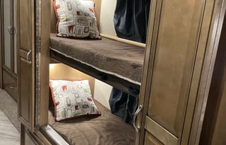 DELIVERY: 2019 Bounder - 2FB - 3 Bunks - Washer