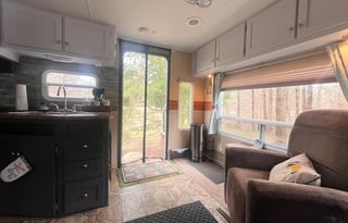 Cozy Home Pet Friendly RV