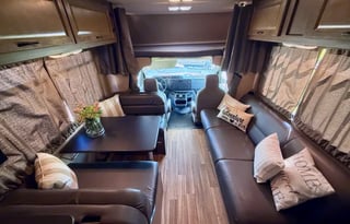 2022 Thor Majestic 28A (BRFL 1815)